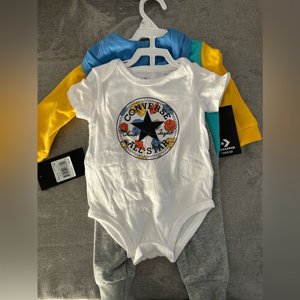 New with tags Converse all star baby size 9 months